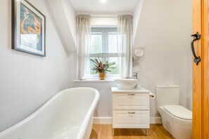 Towels - 3 Bed in Fairford (oc-r34367) (Fairford)