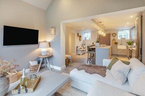 Télévision, cheminée