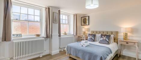 Een strijkplank/strijkijzer, gratis wifi, beddengoed