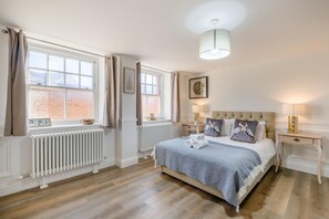 Iron/ironing board, travel cot, free WiFi, bed sheets - 3 Bed in Sheringham (oc-b34378) (Sheringham)