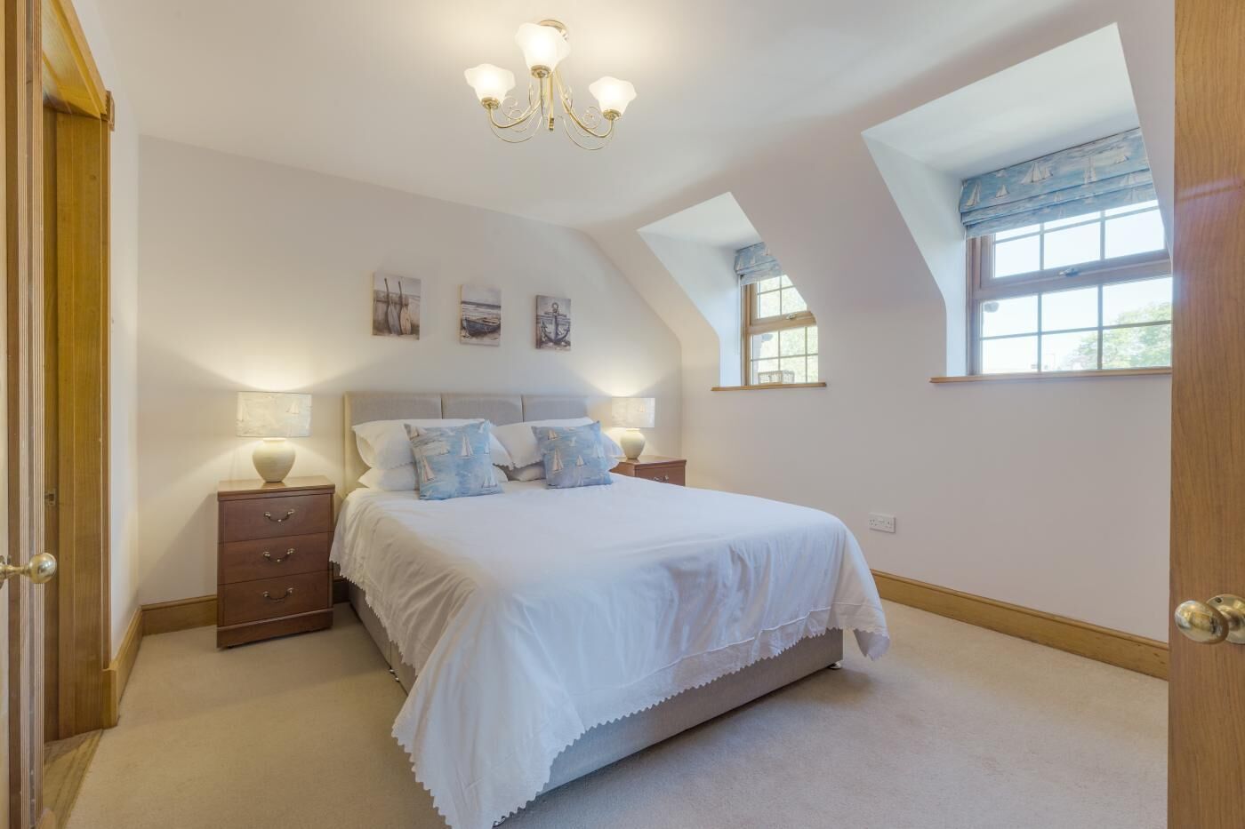 5 habitaciones, tabla de planchar con plancha y wifi gratis 