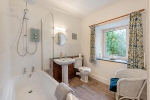 Towels - 3 Bed in Underbarrow (oc-t34461) (Crosthwaite and Lyth)