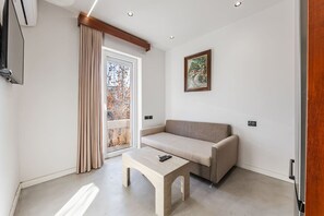 TV - Cityview Studio | Central Comfort by PikHost (Tiranë)