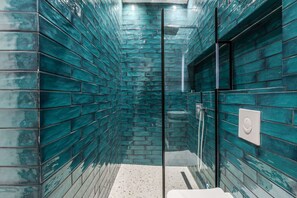 Bathroom - Cityview Studio | Central Comfort by PikHost (Tiranë)