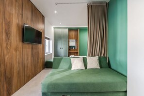 Interior - Warm Corner Studio | Central Comfort by PikHost (Tiranë)