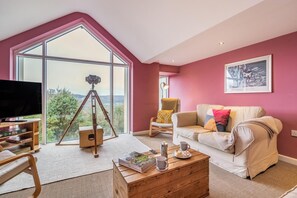 TV, fireplace - 4 Bed in St. Briavels (oc-c34250) (Saint Briavels)