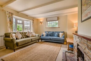 TV - 3 Bed in St. Merryn (oc-l34453) (Porthcothan Bay)