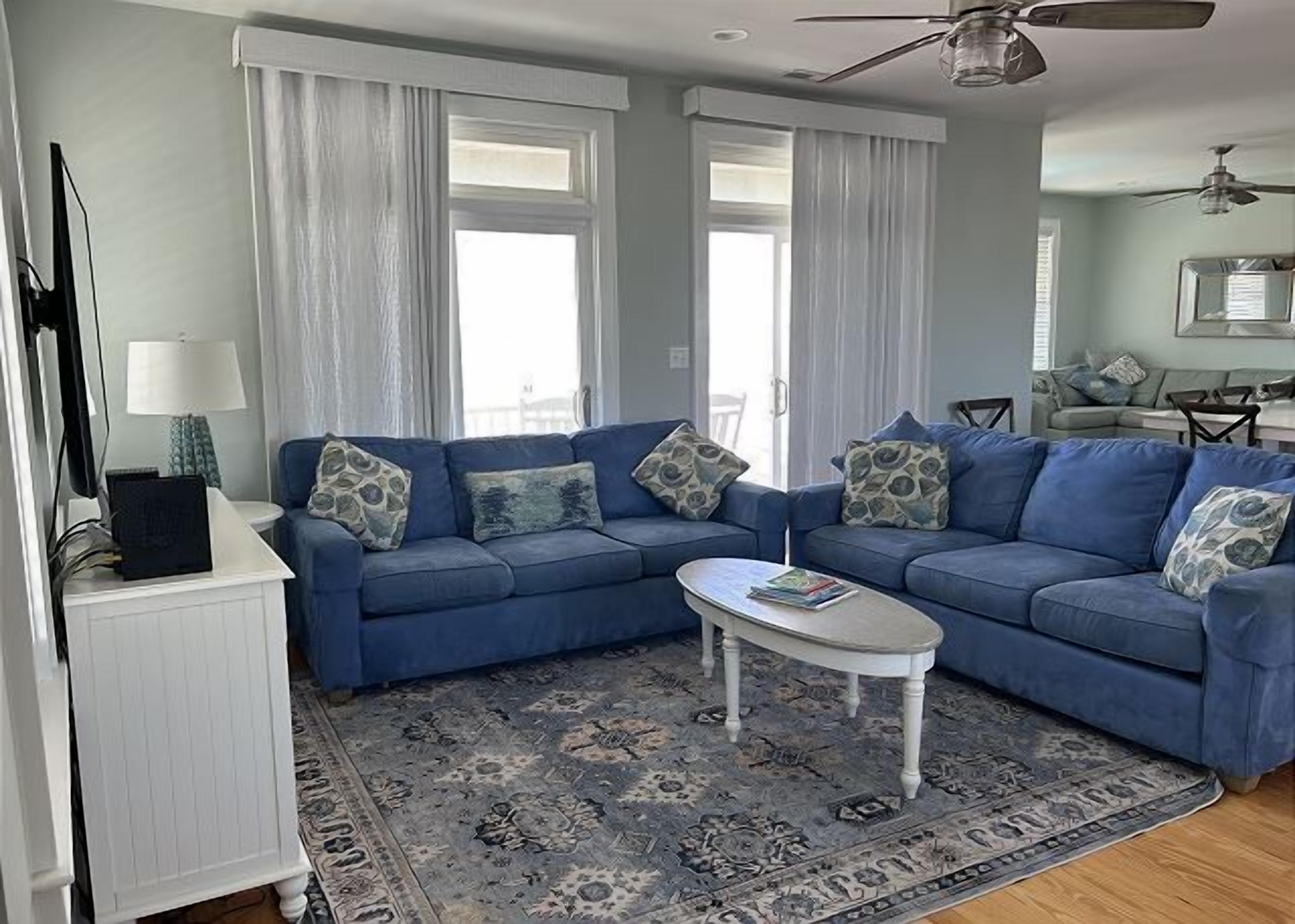 Captains Choice , Is A  Beachfront 5 Bdrm/5.5bth Vacation Home Right On Atlantic Beach. Enjoy Spacious Living, A Fully Equipped Kitchen, Stunning Ocean Views, Private Pool & Hot Tub. Walk To Food, Drinks & Music.  Off-season Pool Heating Avail. - Atlantic Beach, NC