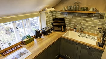 Dishwasher, cookware/dishes/utensils