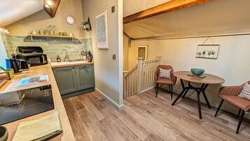 Dishwasher, cookware/dishes/utensils