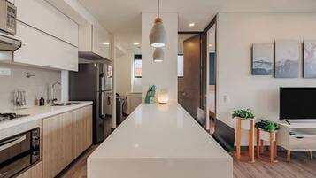 Fridge, microwave, oven, coffee/tea maker