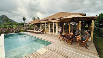 Kolam renang outdoor