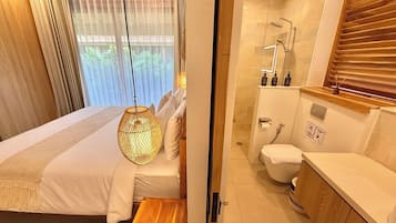 Family Villa, 3 Bedrooms, Kitchen, Pool View | Free WiFi