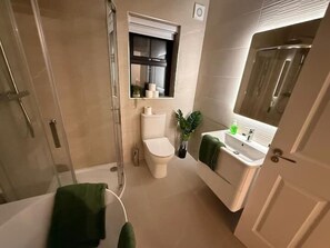 Bathroom - Modern Entire Home Retreat in Newry (Newry)