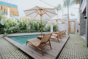 Outdoor pool - Casa Nika Suites Seminyak (Seminyak)