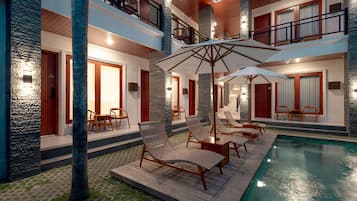 Kolam renang outdoor