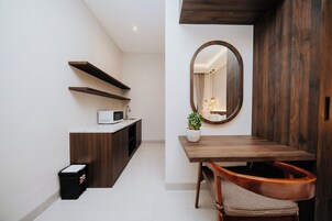 Habitación doble superior | Cocina privada | Frigorífico pequeño, microondas y utensilios de cocina