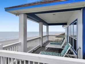 Property grounds - Crystal By The Ocean - Front Row 4 Bedrooms 2.5 Bath Sleeps 10 (Crystal Beach)