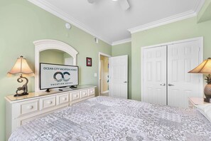 3 bedrooms, iron/ironing board, WiFi, bed sheets - Maresol 402 (Ocean City)
