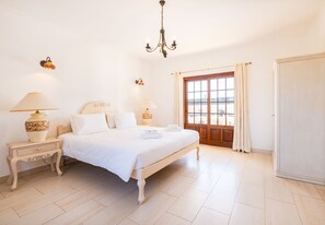 Iron/ironing board, WiFi, bed sheets - Villa Retiro no Campo - Large private pool (Guia)