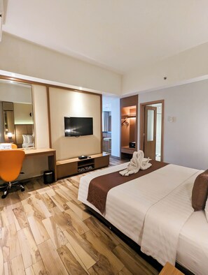 Desk, free WiFi - Astanaraya Suites Hotel (Jakarta)