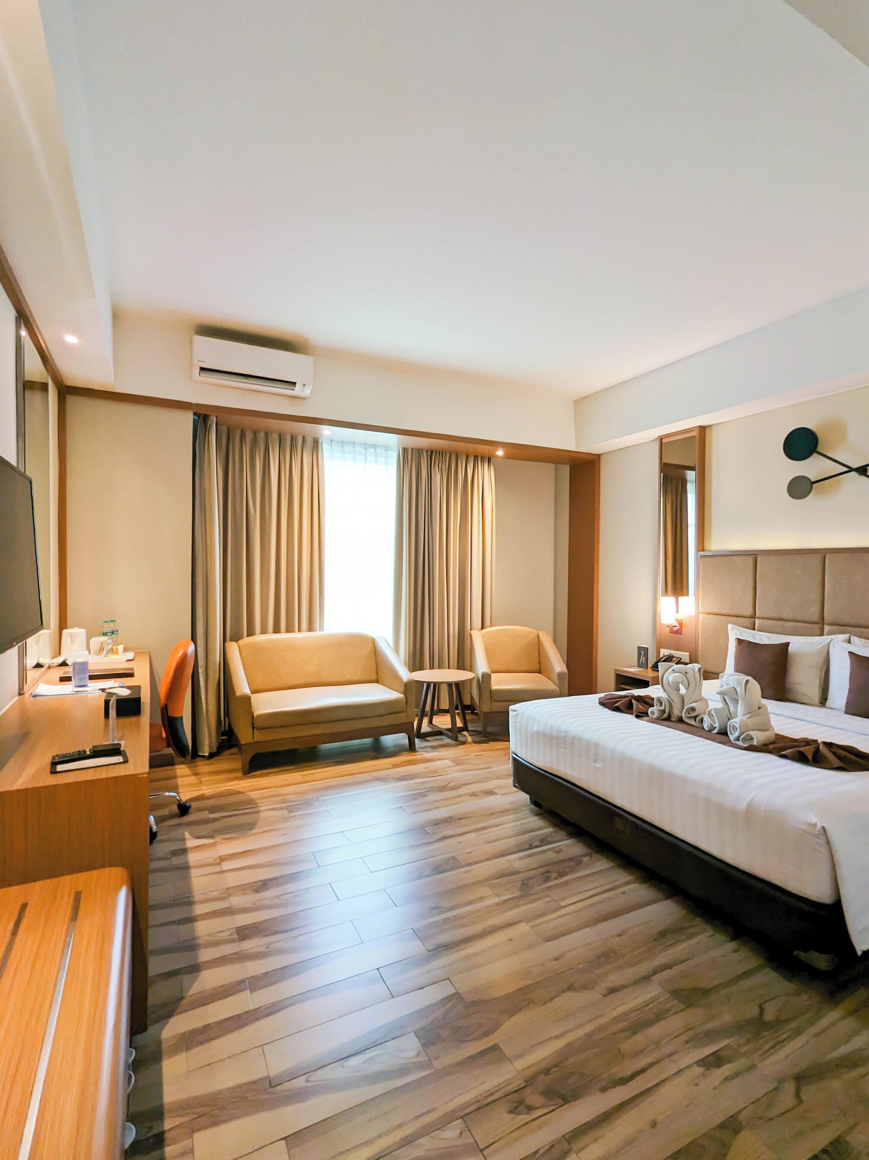 Executive Double Room | Desk, free WiFi