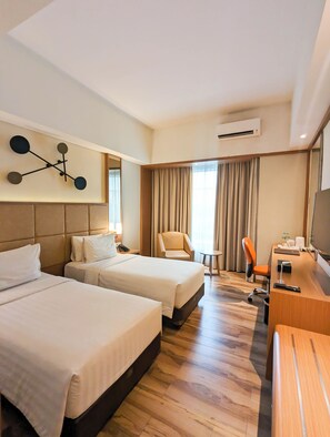 Desk, free WiFi - Astanaraya Suites Hotel (Jakarta)