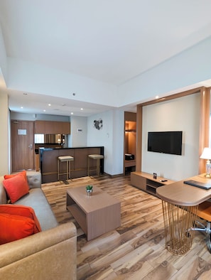 Elite Double Room | Desk, free WiFi - Astanaraya Suites Hotel (Jakarta)