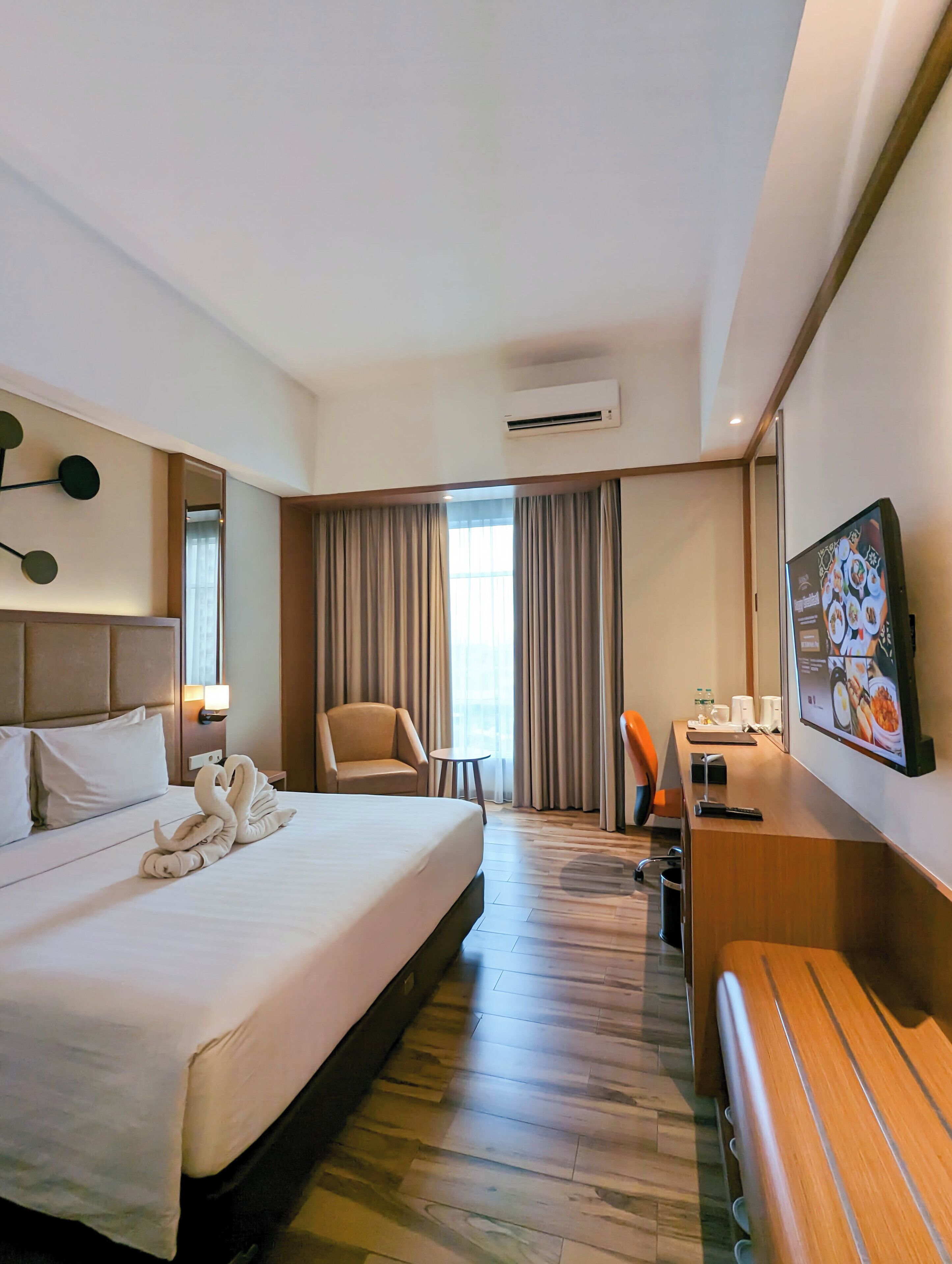 Deluxe Double or Twin Room | Desk, free WiFi