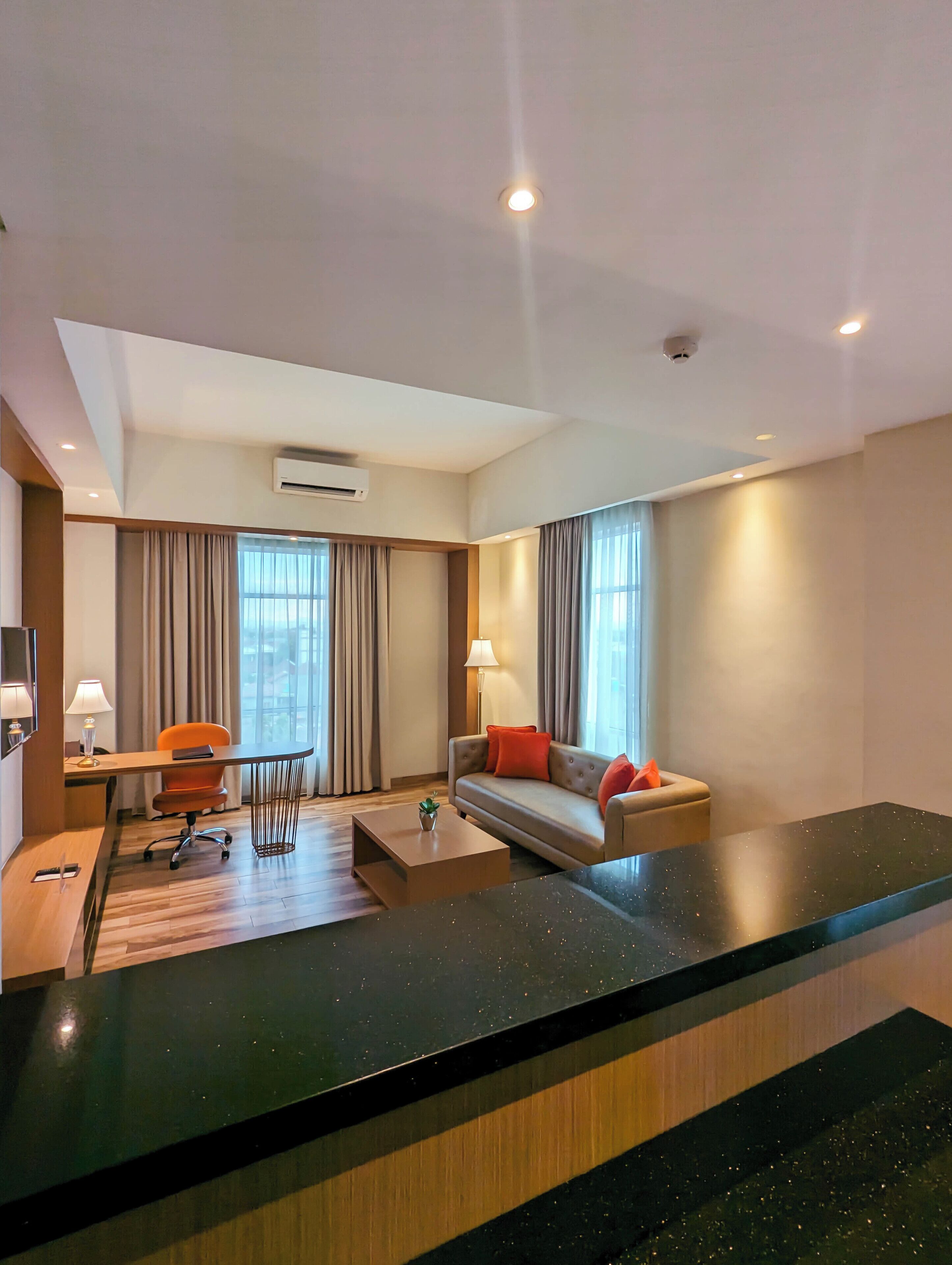 精緻雙人房 | 書桌、免費 Wi-Fi