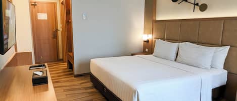 Dobbelt- eller tomannsrom – deluxe | Skrivebord og wi-fi (inkludert)