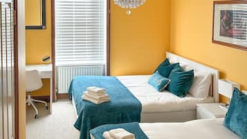 Exclusive-Apartment, mit Bad, Stadtblick