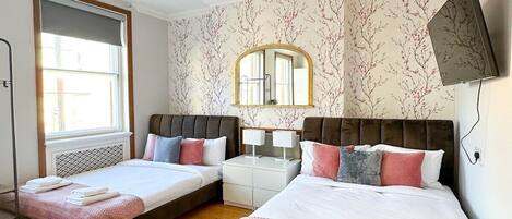 Panoramic Apartment, Ensuite, City View (Quad (4-Person))