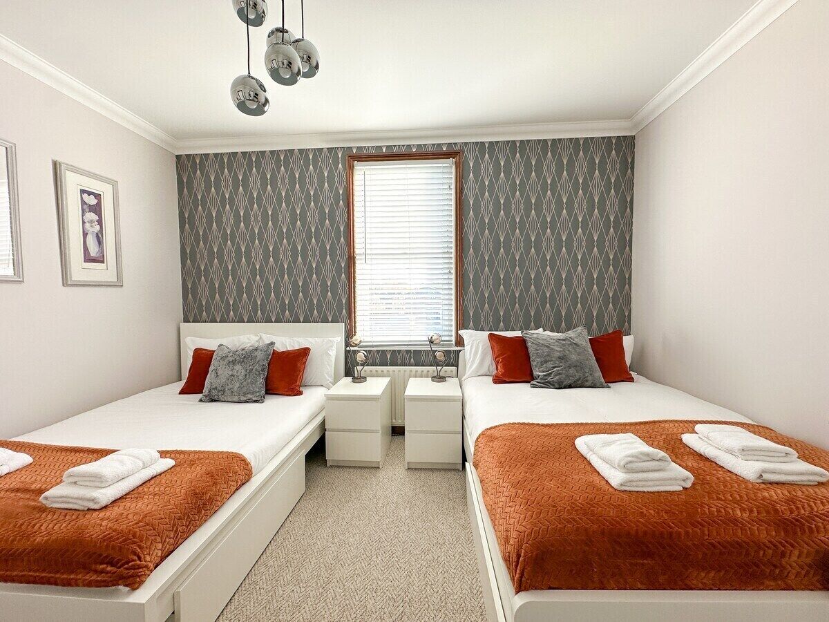 Studio Deluxe, salle de bains attenante, vue ville (Triple (3-Person)) | Fer et planche à repasser, Wi-Fi gratuit