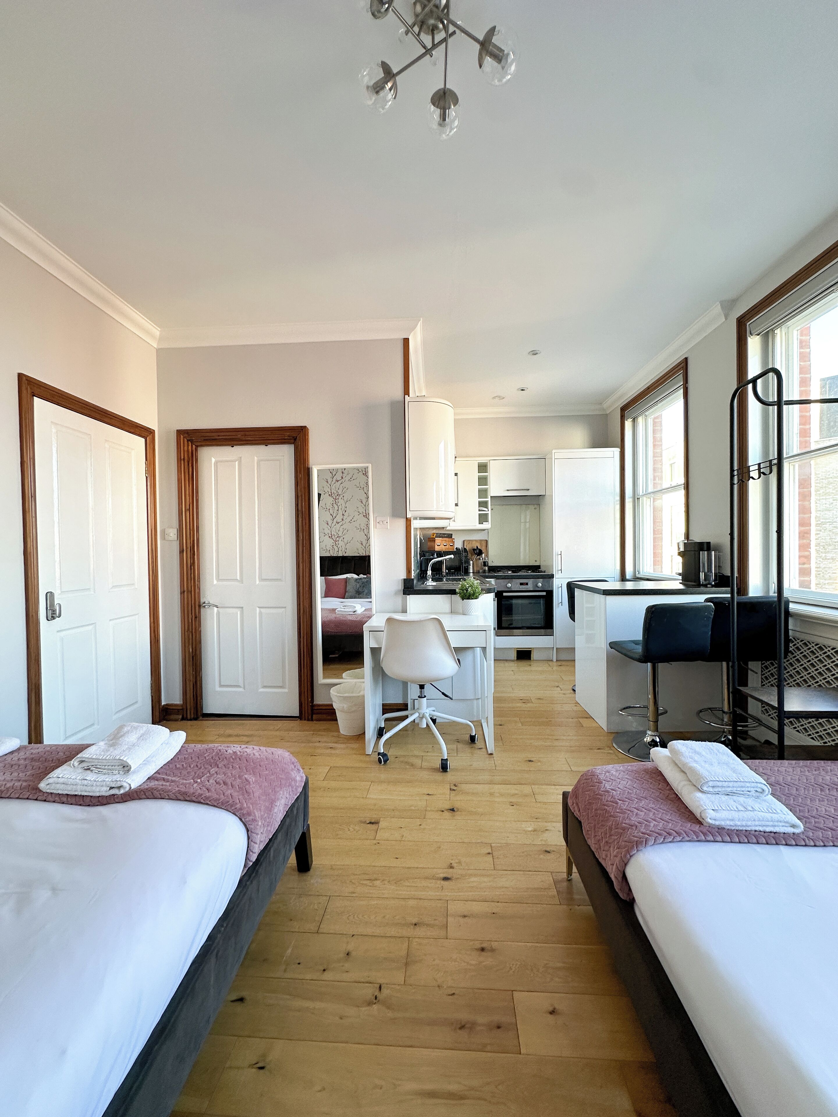 Luxury Quadruple Room, City View