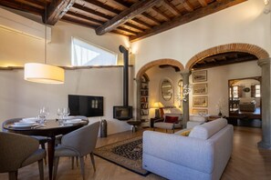 Living area - Monalda Tower Apartment (Firenze)