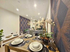 Dining - LUX 2Bed 2Bath Apartment with Terrace, City Center (Leeds)