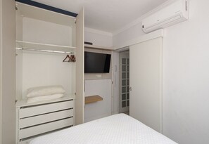 Tabla de planchar con plancha 