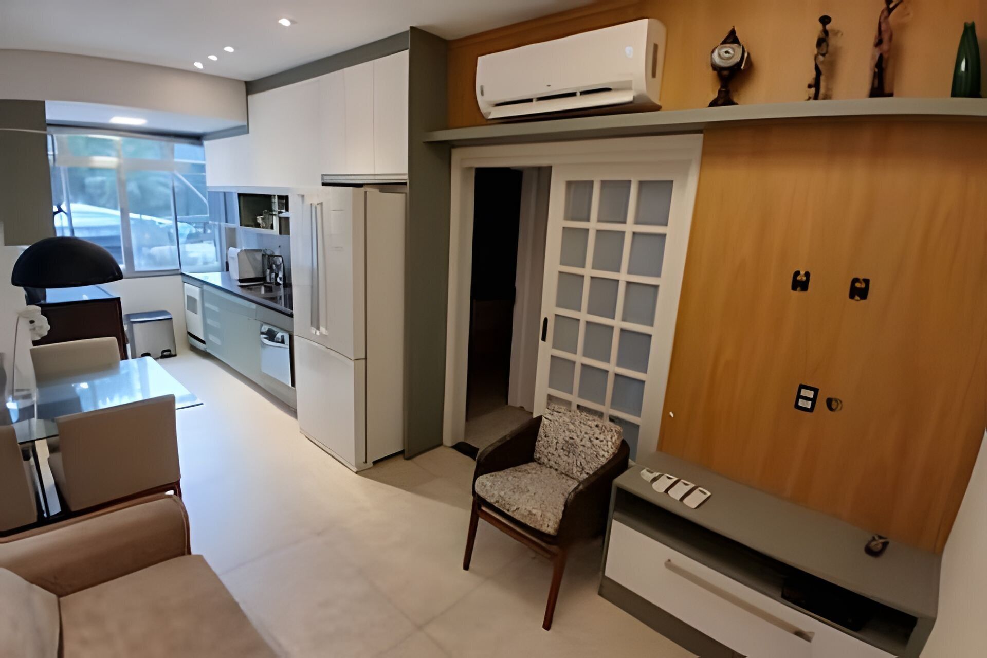 Kjøleskap, mikrobølgeovn, ovn og oppvaskmaskin