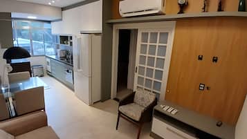 Réfrigérateur, micro-ondes, four, lave-vaisselle