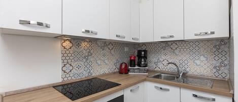 Appartement | Cuisine privée | Four à micro-ondes, lave-vaisselle