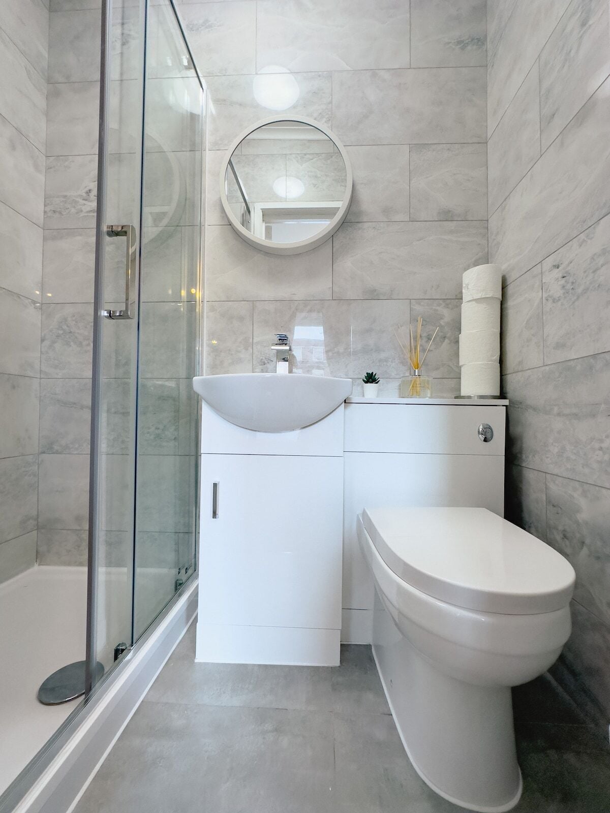 Familienapartment, mit Bad, Stadtblick | Badezimmer | Dusche, Haartrockner, Handtücher, Seife