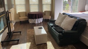 4 chambres, fer et planche à repasser, Wi-Fi, draps fournis