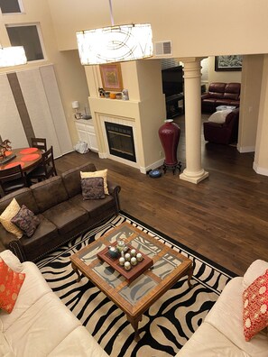 Living area - A wonderful home perfectly located in charming Oceanside close convenience (Oceanside)