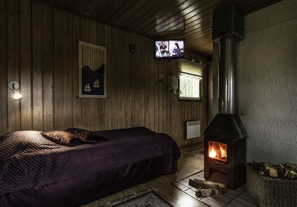 Room - Cabin-Garden view-Private Bathroom-Cottage-Mökki 6 (Västerskog)