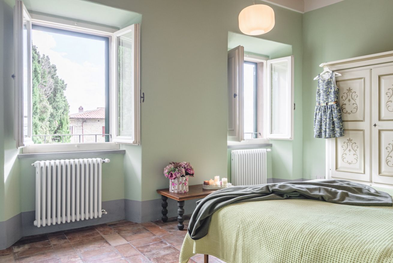 1 bedroom, iron/ironing board