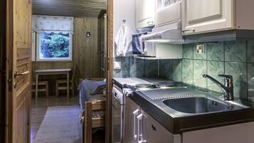 Frigorífico, microondas, horno y lavavajillas