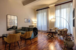 Living area - Pergola Apartment by Mamo Florence (Florence)