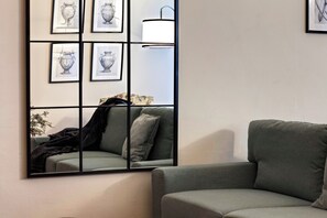 Apartment | Living area - Pergola Apartment by Mamo Florence (Florence)