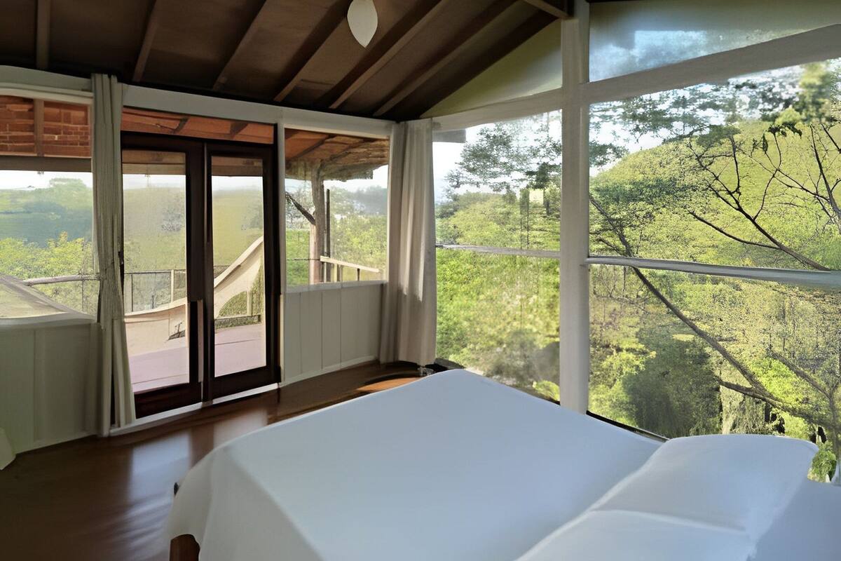 Classic Chalet | Blackout drapes, iron/ironing board (on request), WiFi (free)
